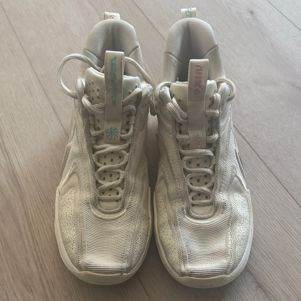 Nike Cosmic Unity 2 (Coconut Milk)